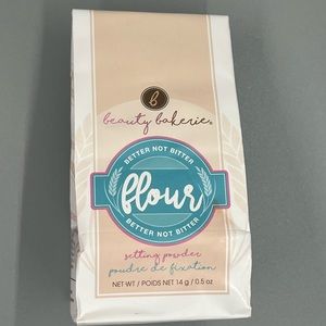 Beauty Bakerie “flour” setting powder 0.5 oz shade: OAT